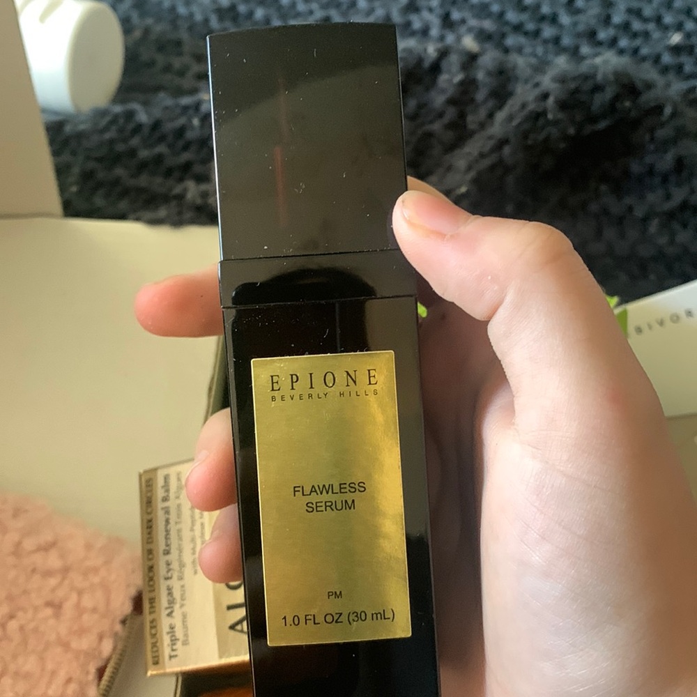 Flawless serum from Epione